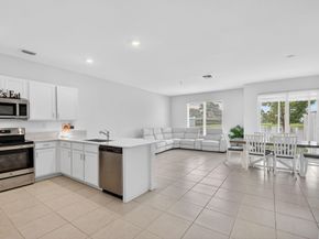6933 N Harbours Edge Avenue, Lake Worth FL 33467