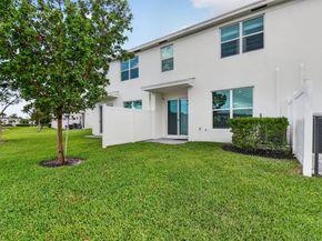6933 N Harbours Edge Avenue, Lake Worth FL 33467