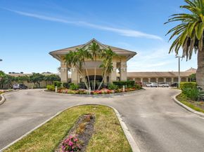 6933 N Harbours Edge Avenue, Lake Worth FL 33467