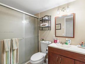 1000 Hillcrest Ct 214 214, Hollywood FL 33021