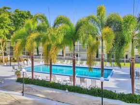 1000 Hillcrest Ct 214 214, Hollywood FL 33021