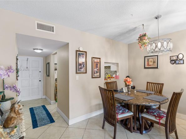 1000 Hillcrest Ct 214 214, Hollywood FL 33021