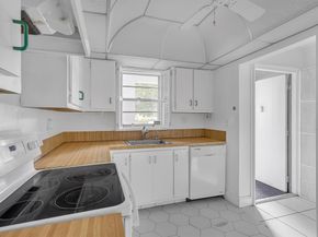 5860 NW 44th Street 111, Lauderhill FL 33319