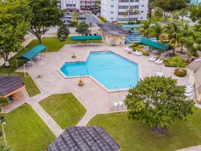 3990 NW 42nd Avenue 403, Lauderdale Lakes FL 33319