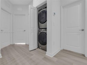 21068 NE 8th Avenue, Miami FL 33179