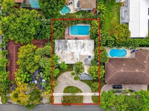 1935 SE 25th Avenue, Fort Lauderdale FL 33316