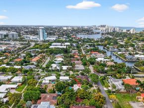 1935 SE 25th Avenue, Fort Lauderdale FL 33316