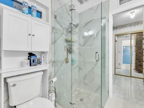 4490 NW 43rd St, Lauderdale Lakes FL 33319