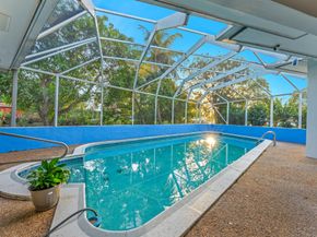 4490 NW 43rd St, Lauderdale Lakes FL 33319