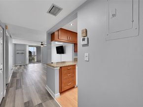 6661 NW 2nd Avenue 304, Boca Raton FL 33487