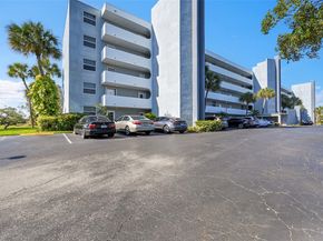 6661 NW 2nd Avenue 304, Boca Raton FL 33487