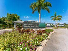 5659 Enclave Dr, Mangonia Park FL 33407