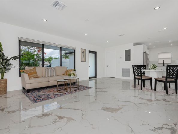 537 S 29th Court, Hollywood FL 33020