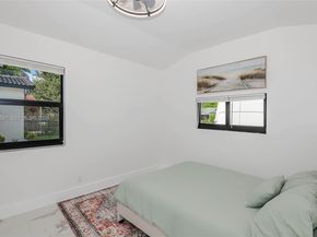 537 S 29th Court, Hollywood FL 33020