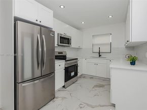 537 S 29th Court, Hollywood FL 33020