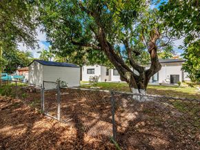 537 S 29th Court, Hollywood FL 33020