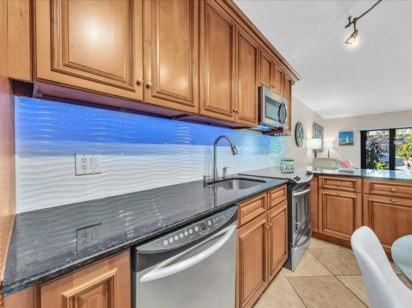 2965 NE 8th Terrace 101, Oakland Park FL 33334
