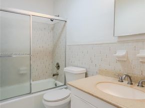 421 NE 1st Street 101, Hallandale Beach FL 33009