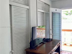 820 SW 11th Avenue 15B, Hallandale Beach FL 33009