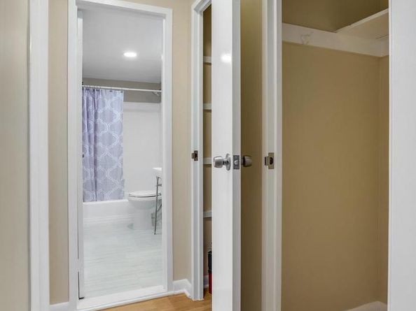 4201 Cathedral Avenue NW 212E, Washington DC 20016