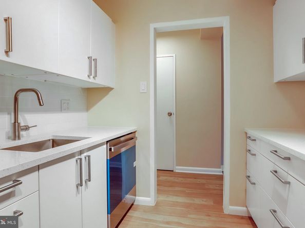 4201 Cathedral Avenue NW 212E, Washington DC 20016