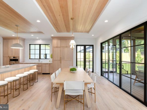 5950 Woodacre Court, Mclean VA 22101