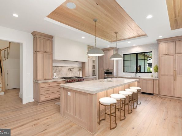 5950 Woodacre Court, Mclean VA 22101