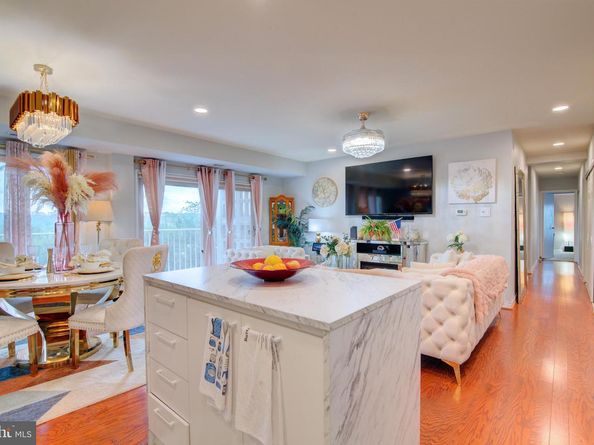 5250 Valley Forge Drive 407, Alexandria VA 22304