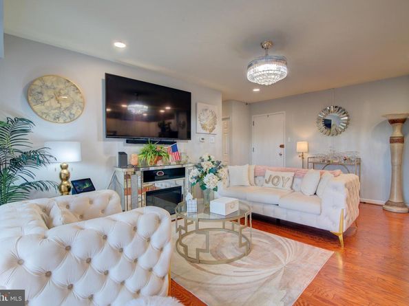 5250 Valley Forge Drive 407, Alexandria VA 22304
