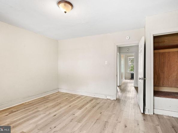 209 Jackson Avenue, Darby PA 19023