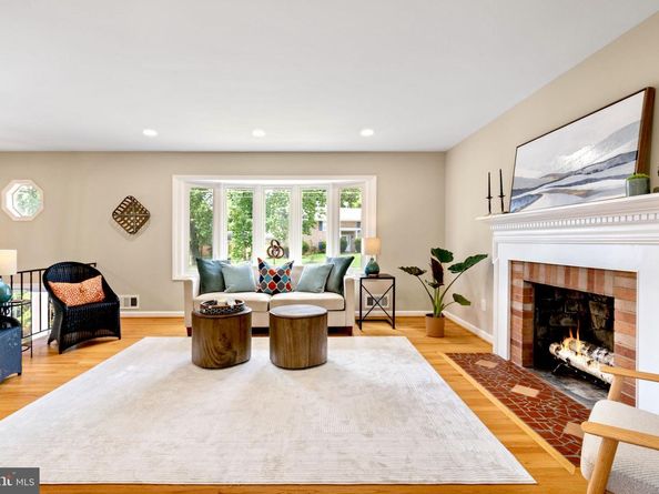 2811 Elsmore Street, Fairfax VA 22031