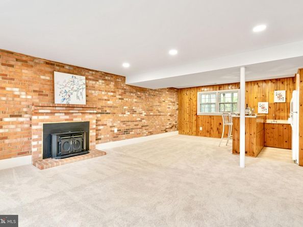 2811 Elsmore Street, Fairfax VA 22031