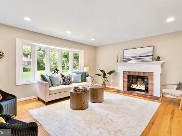 2811 Elsmore Street, Fairfax VA 22031