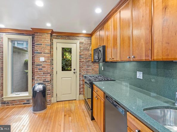 2120 Mount Vernon Street, Philadelphia PA 19130