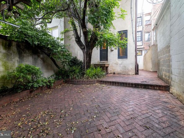 2120 Mount Vernon Street, Philadelphia PA 19130