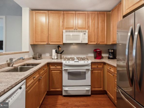 1900 Hamilton Street 402, Philadelphia PA 19130
