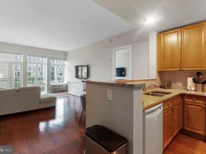 1900 Hamilton Street 402, Philadelphia PA 19130