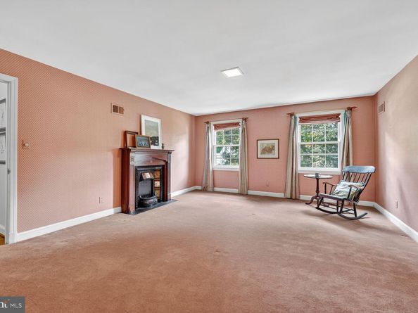 7205 Helmsdale Road, Bethesda MD 20817