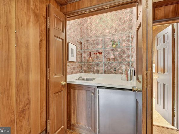 7205 Helmsdale Road, Bethesda MD 20817