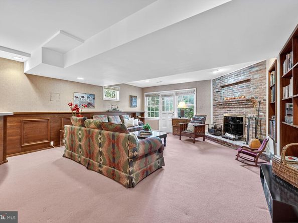 7205 Helmsdale Road, Bethesda MD 20817
