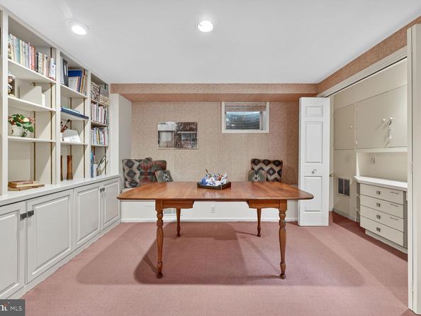 7205 Helmsdale Road, Bethesda MD 20817