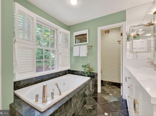 7205 Helmsdale Road, Bethesda MD 20817
