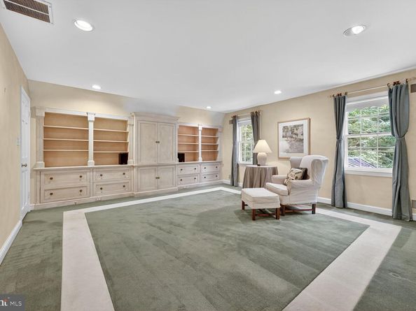 7205 Helmsdale Road, Bethesda MD 20817