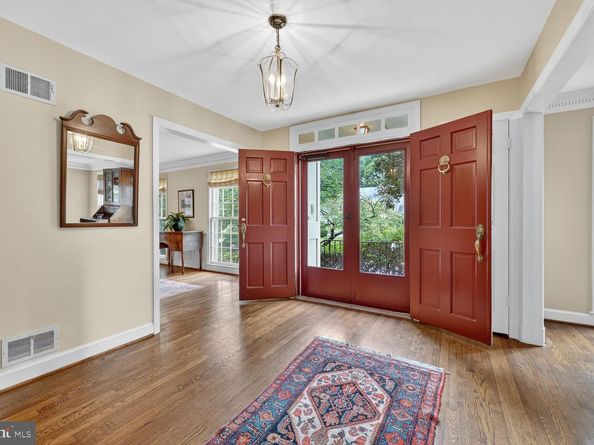 7205 Helmsdale Road, Bethesda MD 20817