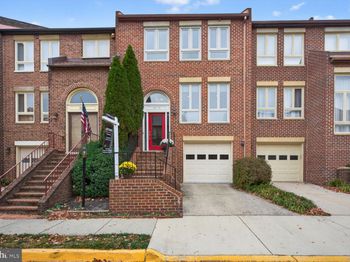 10172 Turnberry Place