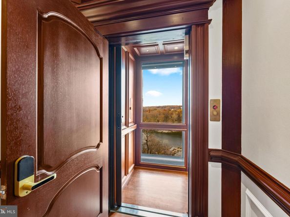612 Rivercrest Drive, Mclean VA 22101