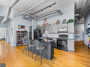 2200 Arch Street 404, Philadelphia PA 19103