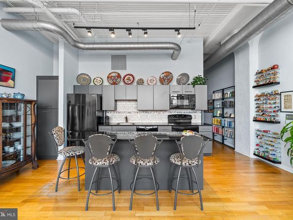 2200 Arch Street 404, Philadelphia PA 19103