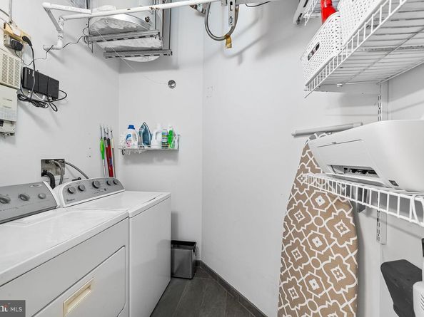 2200 Arch Street 404, Philadelphia PA 19103
