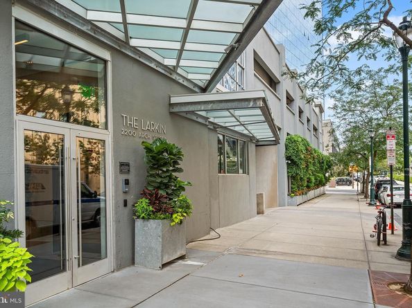 2200 Arch Street 404, Philadelphia PA 19103